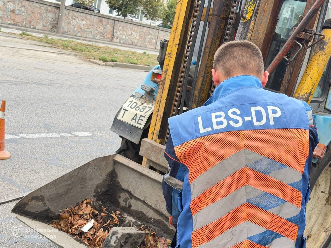 «У Дніпрі під час негоди 23 вересня великих підтоплень не зафіксовано. На проблемних ділянках заздалегідь були виставлені чергові бригади, які могли оперативно реагувати», — представник мерії - 24.09.2026