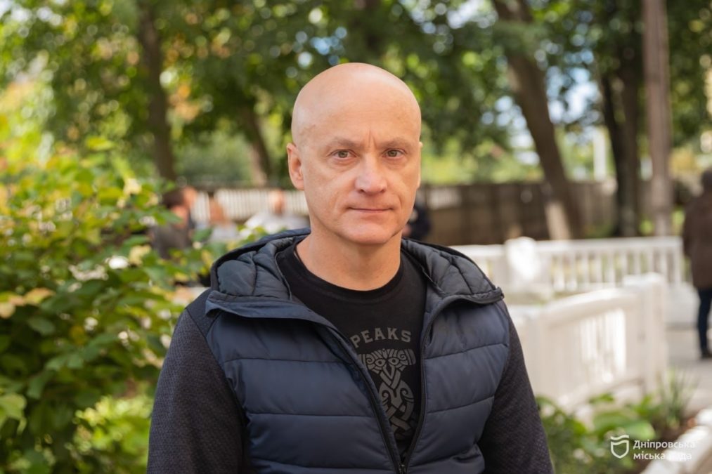 У Дніпрі на фасаді гімназії № 20 відкрили меморіальну дошку загиблому захиснику Володимиру Кисілевичу - 25.09.2026