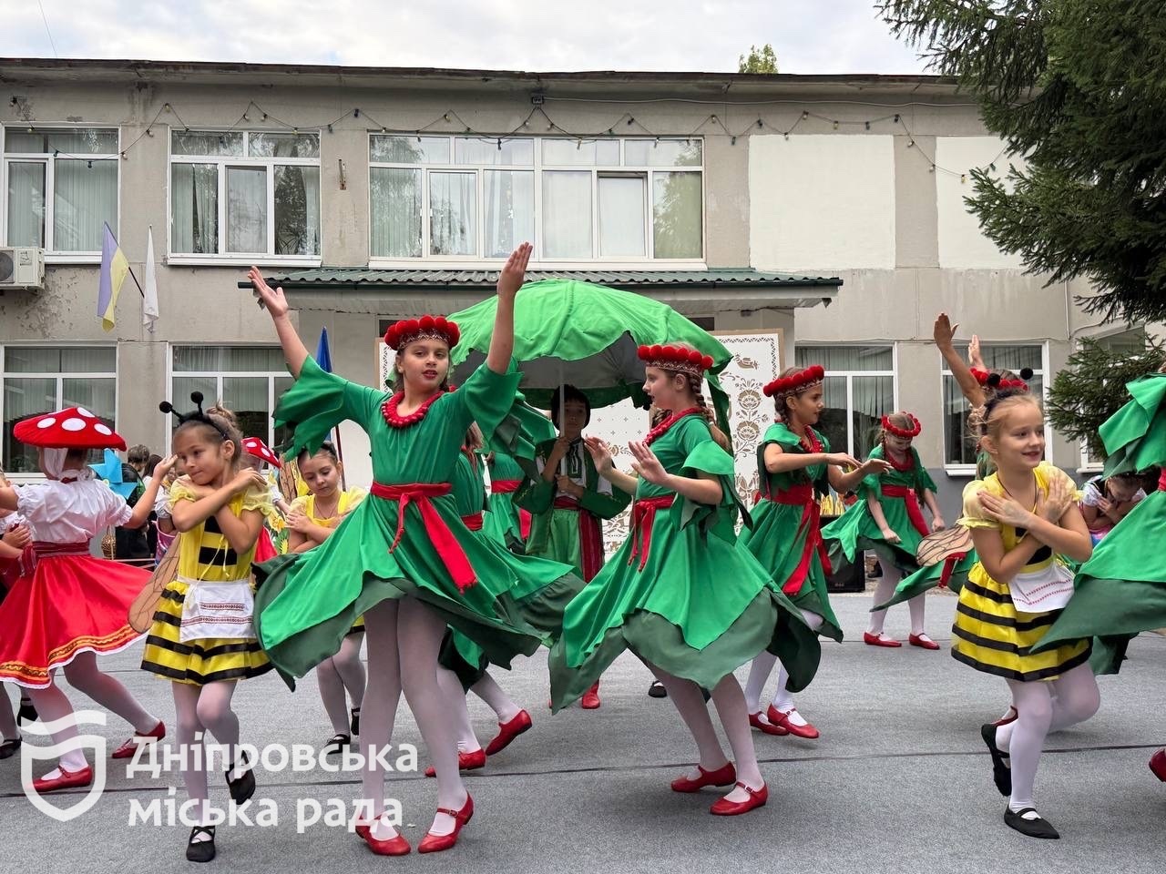 Фотозони, майстер-класи та смачні призи. У Дніпрі провели родинне свято POTATOES PARTY до Дня позашкілля - 25.09.2026