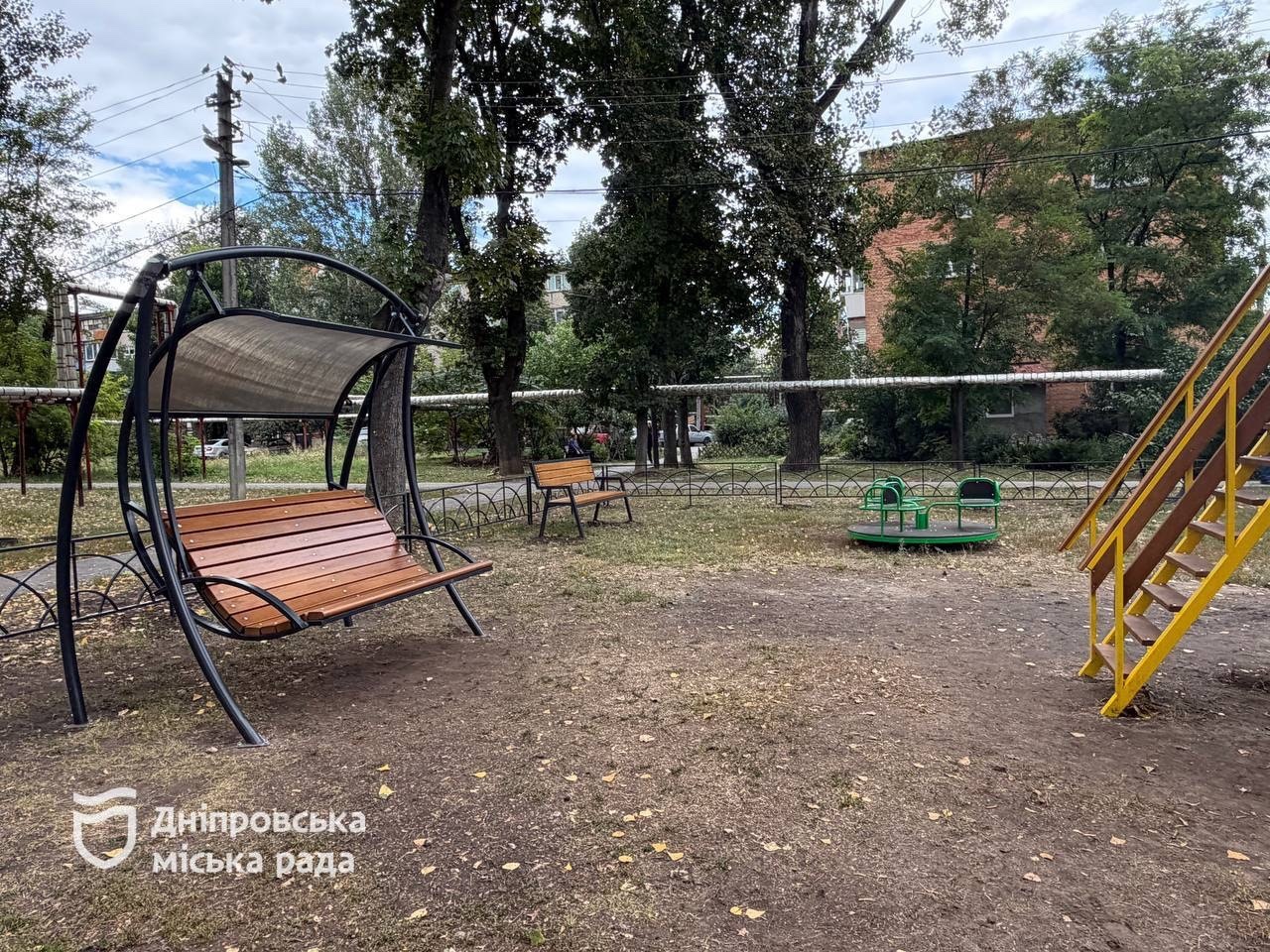 «Обіцянку виконали. Ми дуже вдячні за такий подарунок для наших дітей», – мешканка Авіаторського у Дніпрі про оновлену дитячу зону відпочинку - 27.09.2026