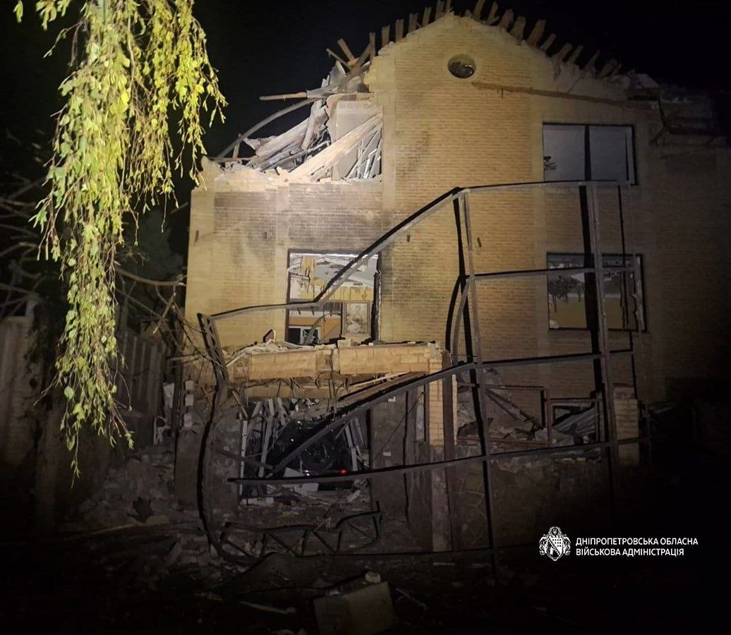 Восьмеро людей дістали поранень: понад 20 разів ворог атакував 3 райони Дніпропетровщини безпілотниками, артилерією та авіабомбою - 10.09.2026