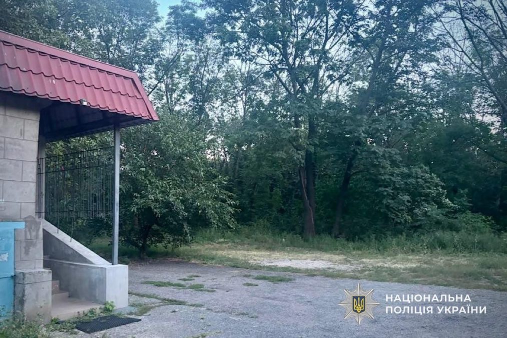 У Дніпрі поліція затримала двох чоловіків за розбійний напад на військовослужбовця ЗСУ - 10.09.2026