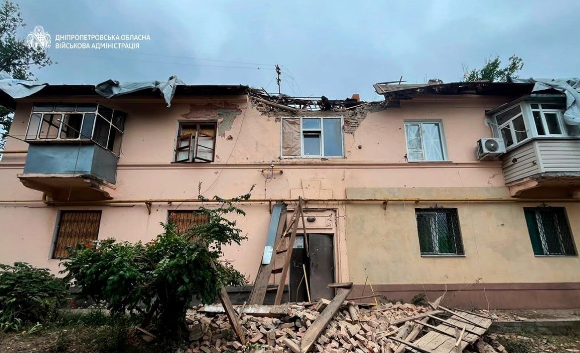 Двоє людей дістали поранень: понад 10 разів ворог атакував 3 райони Дніпропетровщини - 15.09.2026