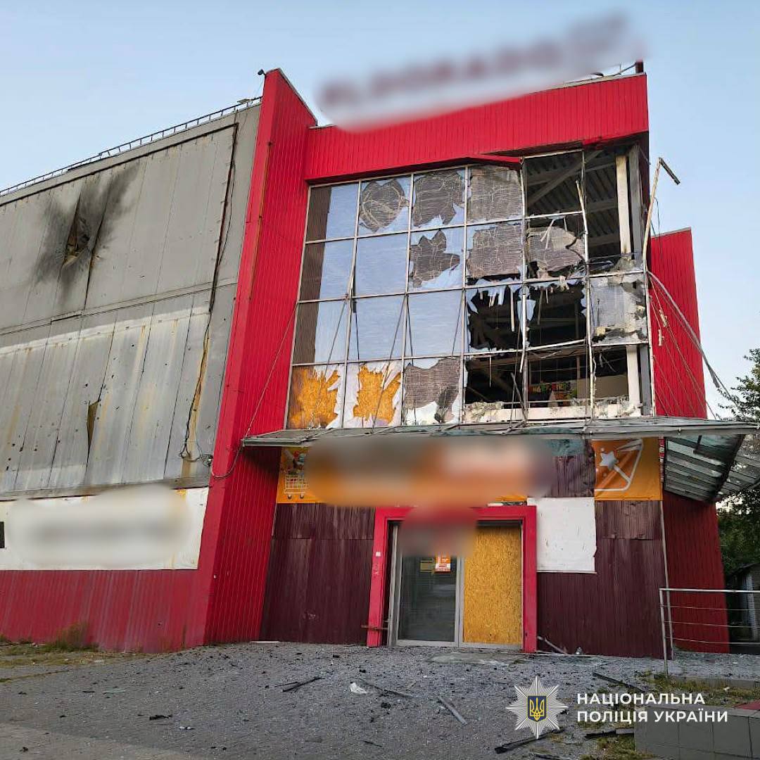 Протягом минулої доби 18-19.09.2026 атаки рф на Дніпропетровщину не припинялися. Внаслідок ворожих обстрілів поранення отримали троє людей
