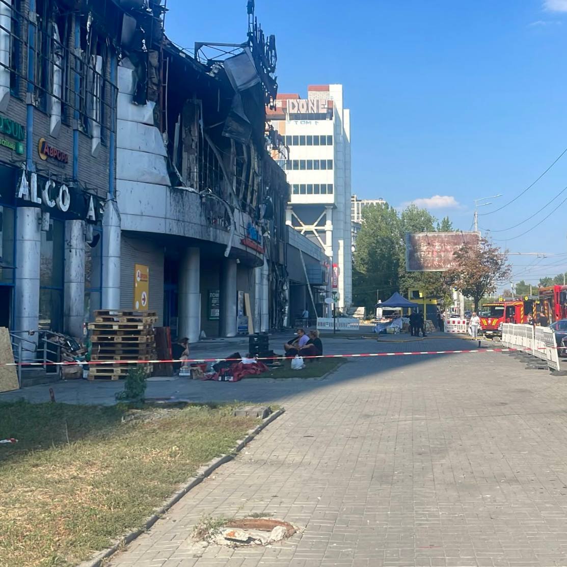 Понад 15 тонн уламків вивезли у Дніпрі після атаки на ТЦ – Борис Філатов - 20.09.2026