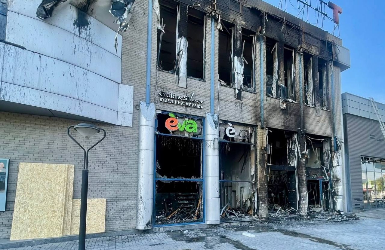 Понад 15 тонн уламків вивезли у Дніпрі після атаки на ТЦ – Борис Філатов - 20.09.2026 