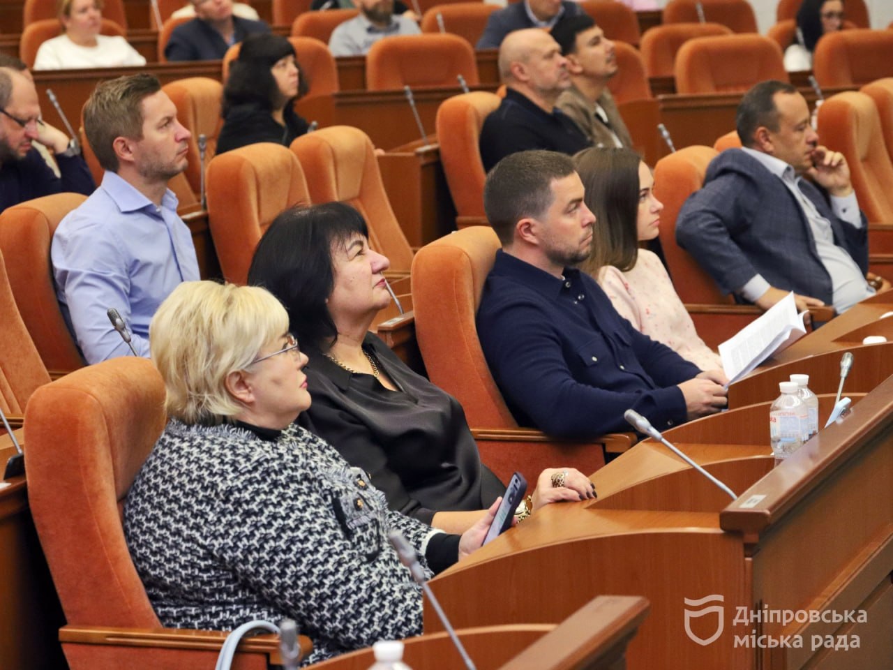 Працюємо разом із рідним містом, щоб тут була сильна освіта для молоді. У Дніпрі під час сесії Філатов вручив нагороди трудовим колективам різних вишів - 23.09.2026