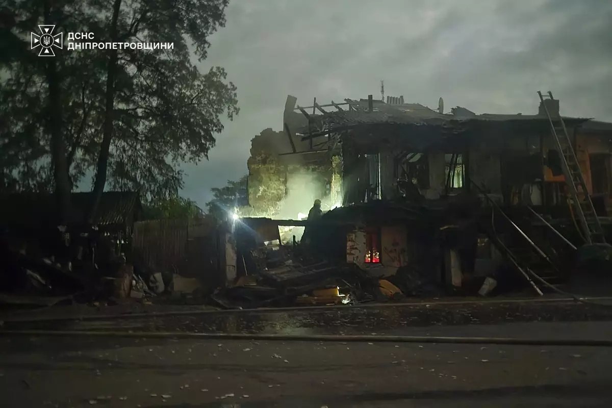 Пожежа у Дніпрі: вогонь охопив двоповерховий будинок на проспекті Нігояна - 27.09.2026