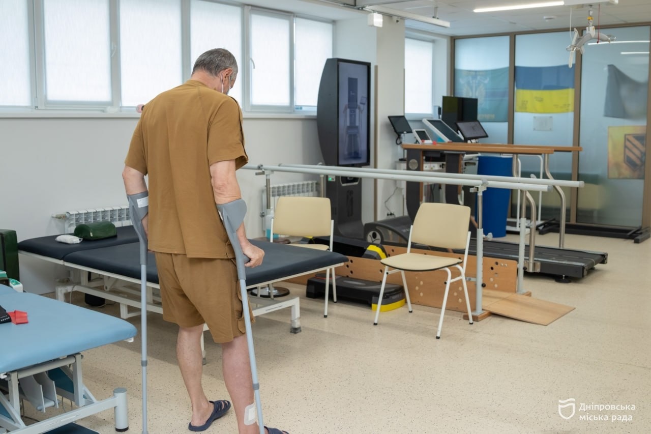 Після двох вибухів міг залишитися без ноги історія 54 річного захисника із Дніпра