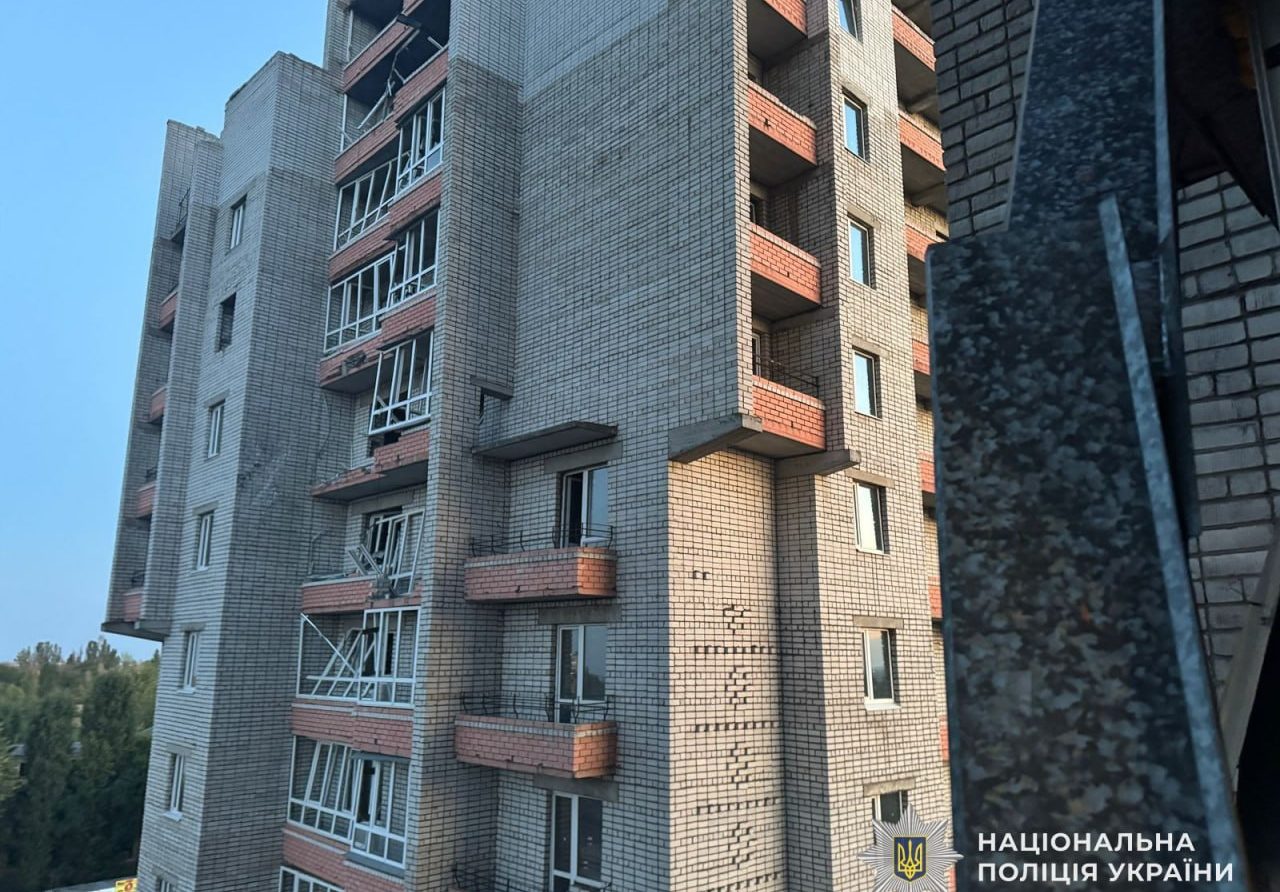 Поліція показала наслідки атак рф на Дніпропетровщину є загиблі та поранені