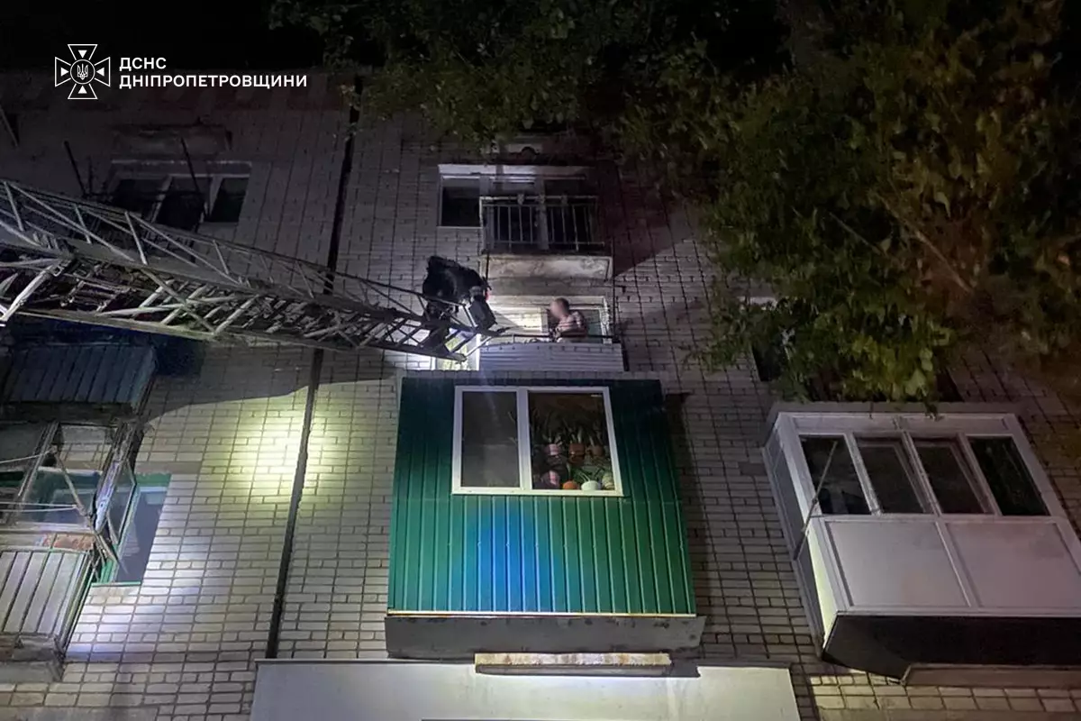 Пожежа у п’ятиповерхівці на Дніпропетровщині врятували двох підлітків