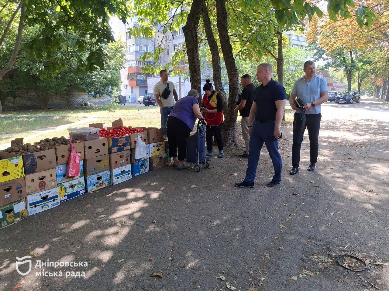 У Дніпрі постійно проводять роботу з виявлення та припинення стихійної торгівлі