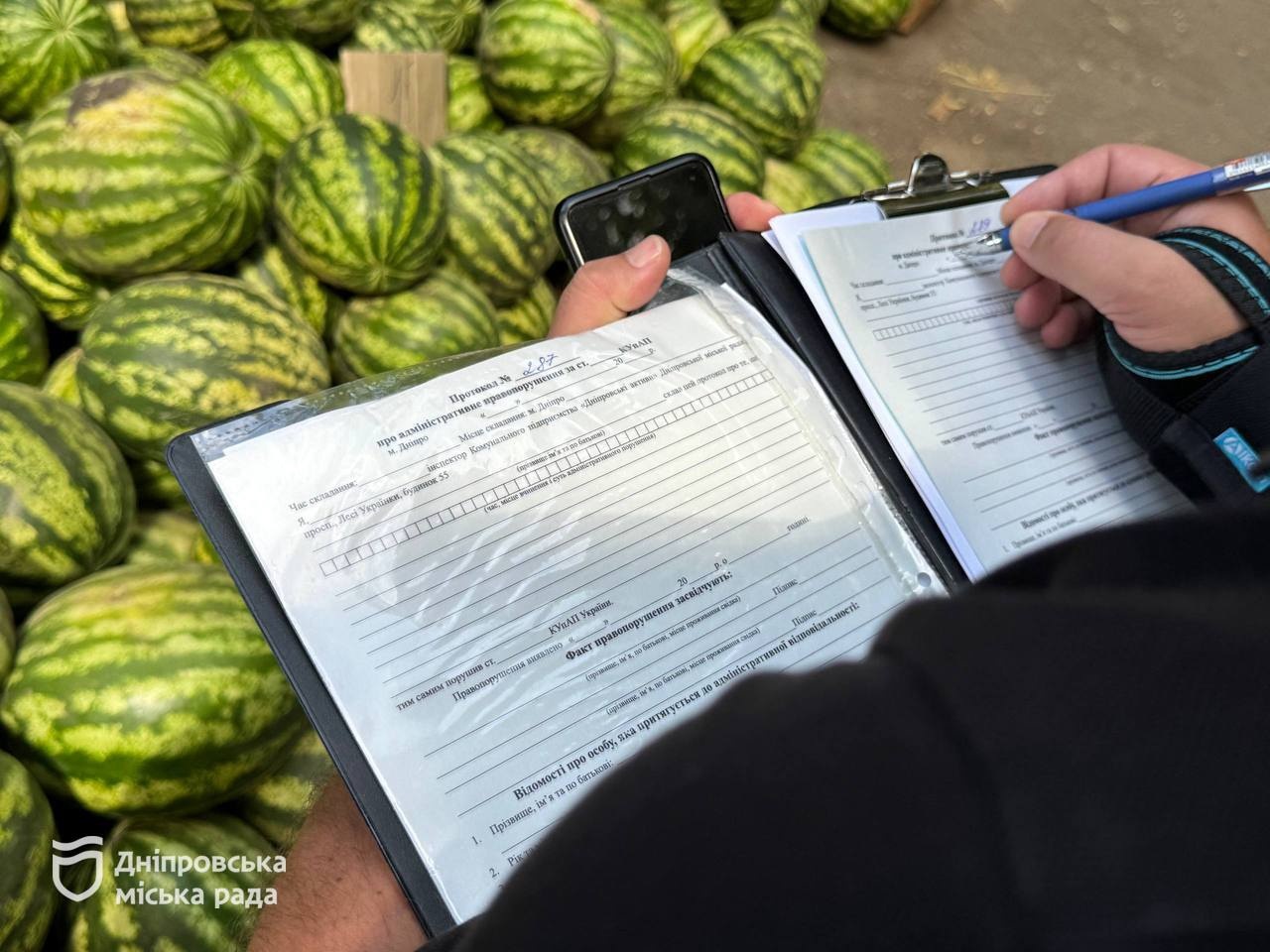 У Дніпрі постійно проводять роботу з виявлення та припинення стихійної торгівлі