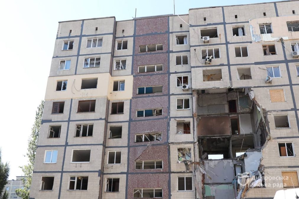У Дніпрі тривають роботи з посилення конструкцій другого під’їзду будинку на просп Героїв 46