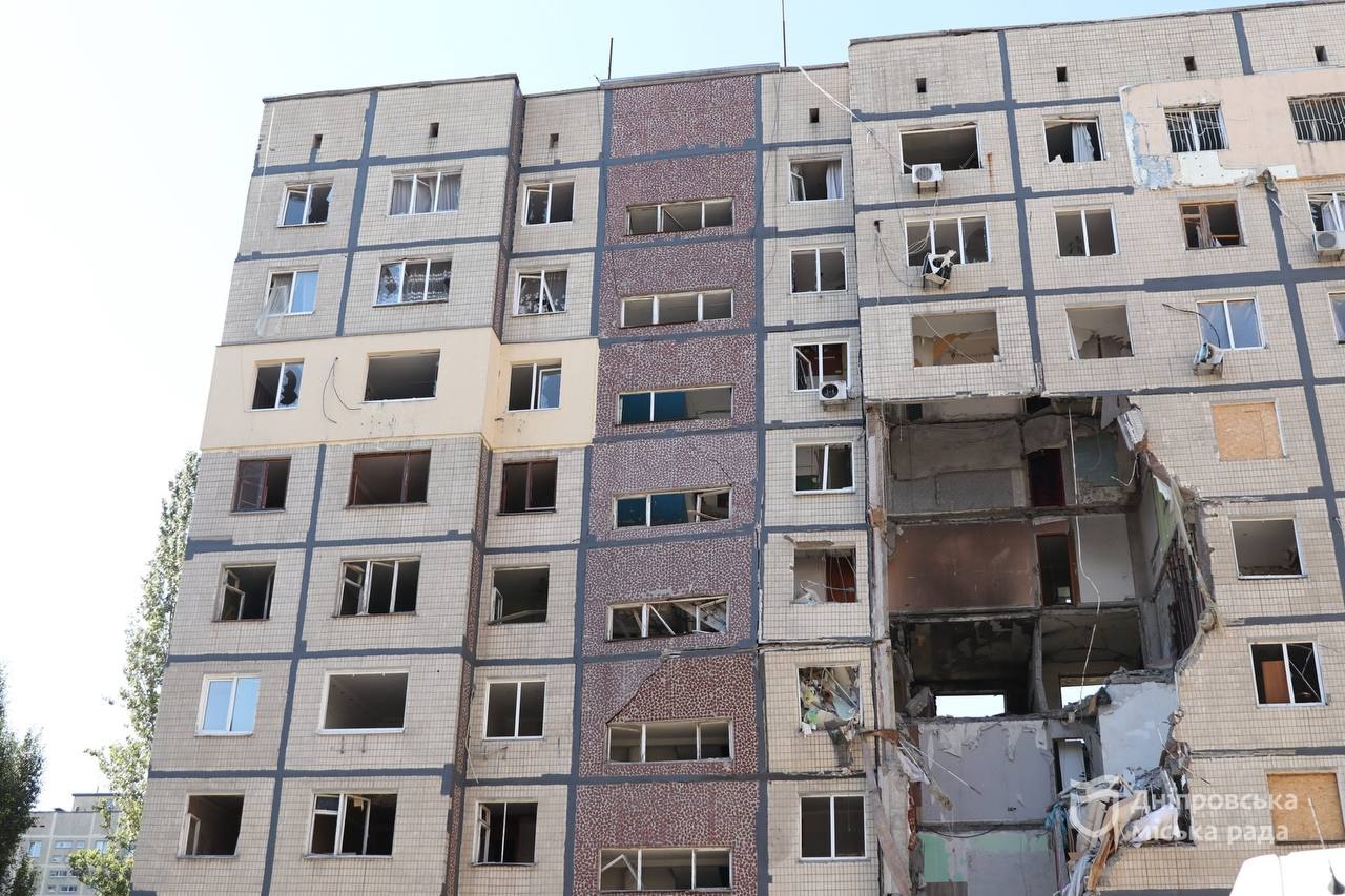 У Дніпрі тривають роботи з посилення конструкцій другого під’їзду будинку на просп Героїв 46