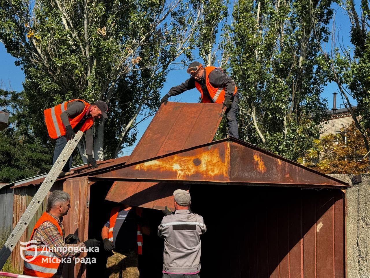 «Благоустрій – це не про знесення окремої споруди, це про міський простір для мешканців»: черговий демонтаж незаконної конструкції у Дніпрі