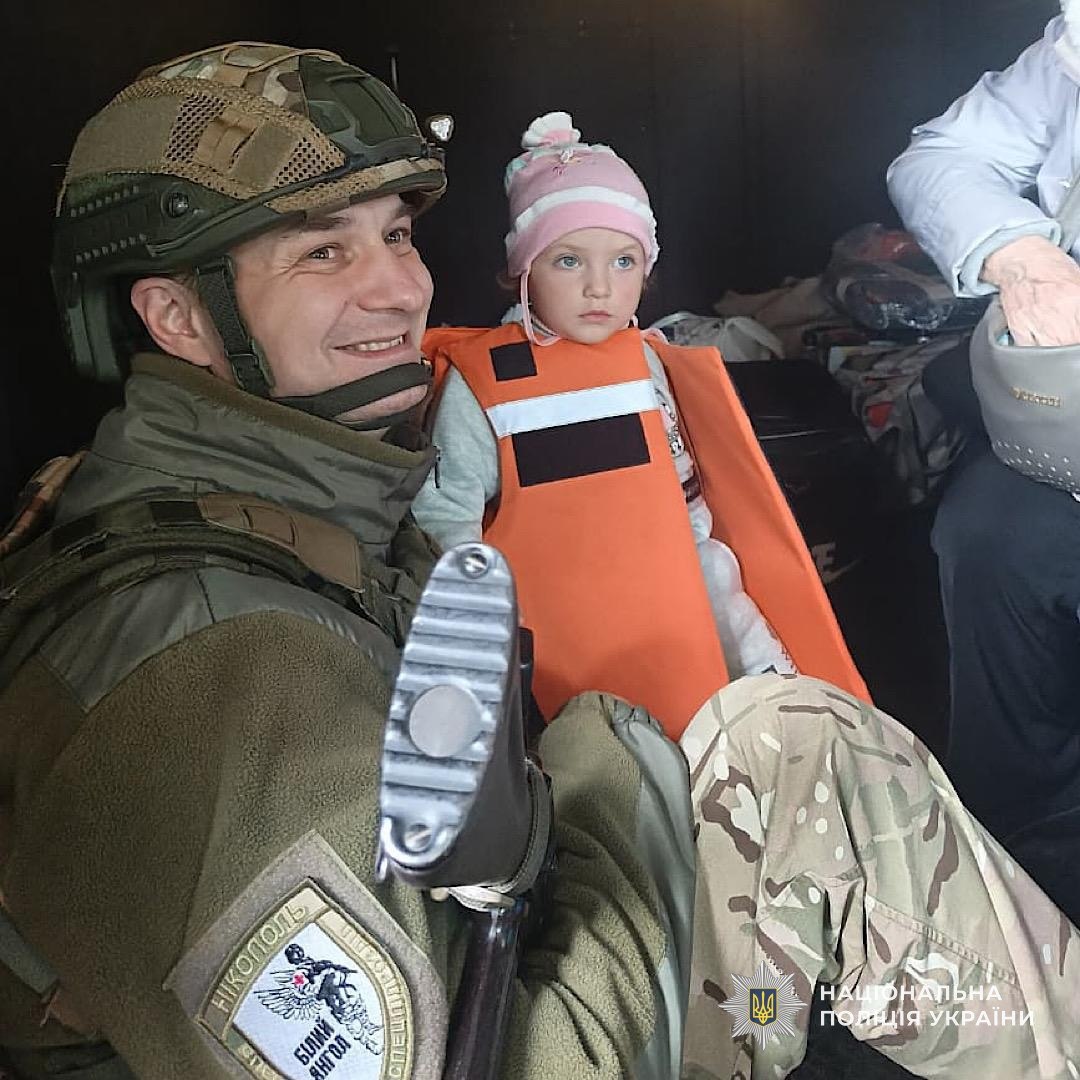«Білі Янголи» за рік евакуювали з Нікопольського району майже півтисячі людей - 01.10.2026