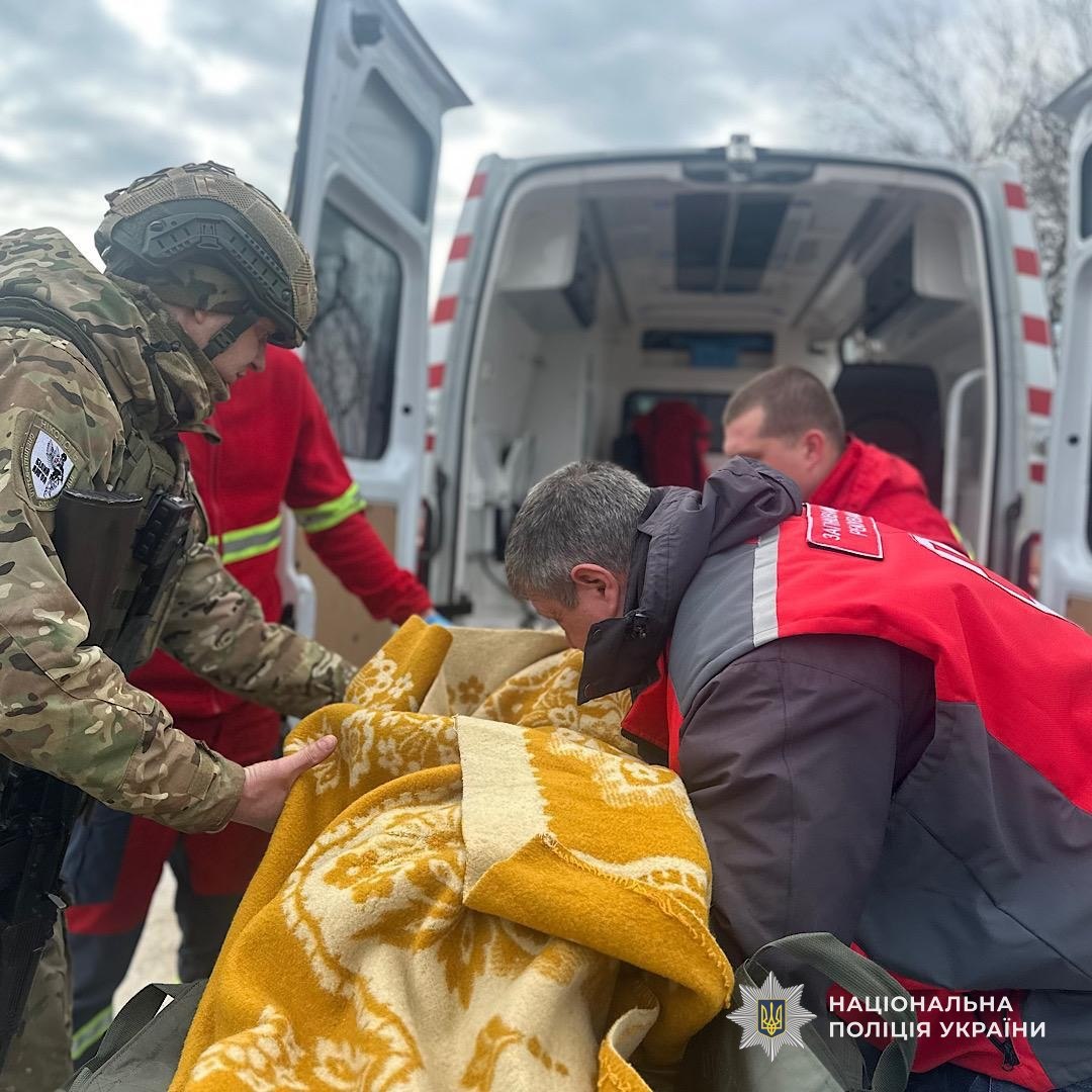 «Білі Янголи» за рік евакуювали з Нікопольського району майже півтисячі людей - 01.10.2026