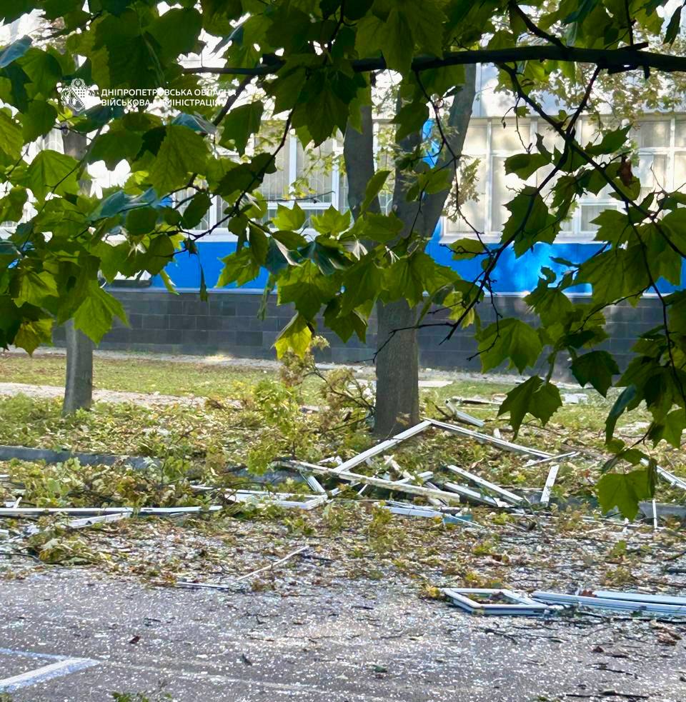 У Дніпрі росіяни атакували приміщення компанії зв’язку - 04.10.2026