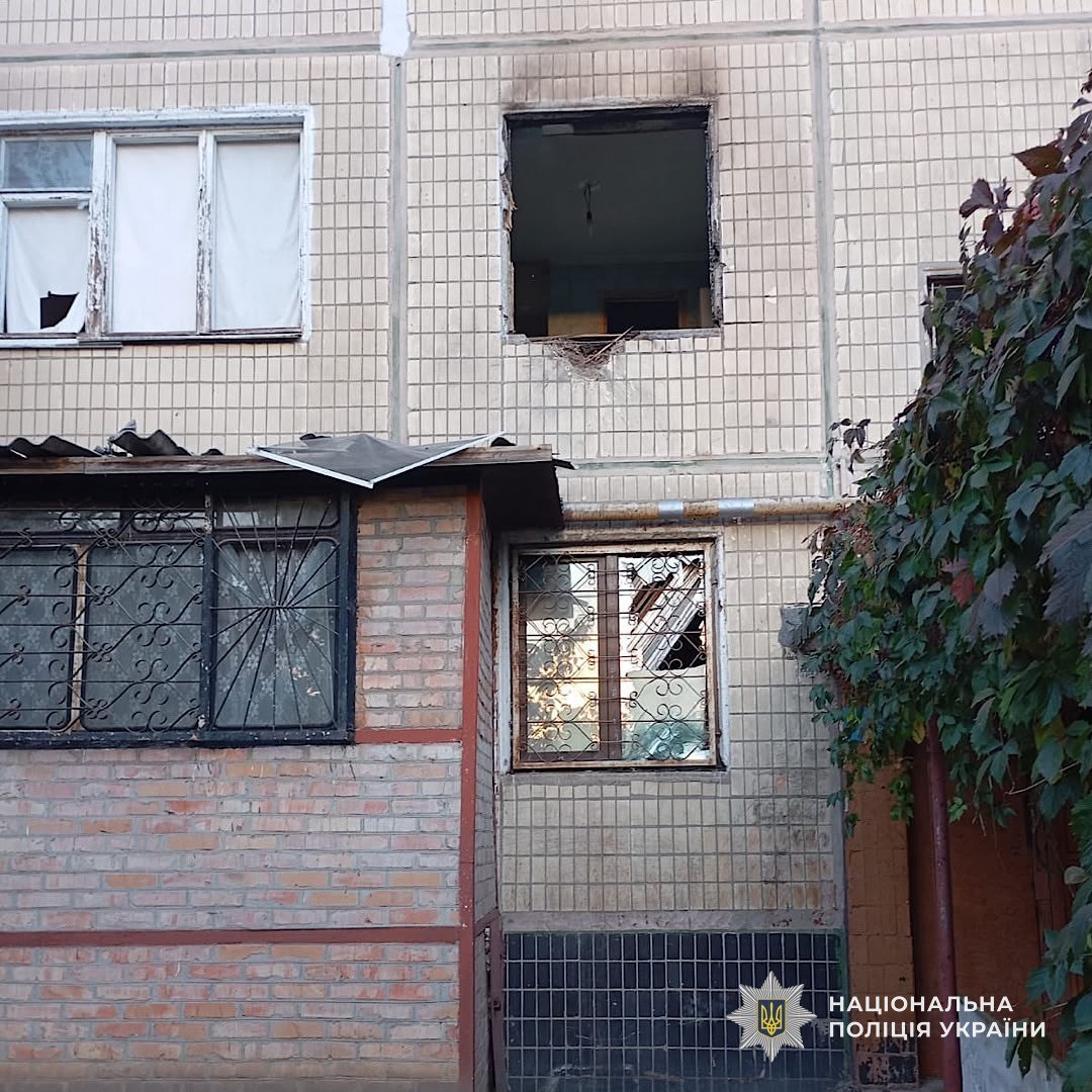 Поліція показала наслідки атак на Дніпропетровщину: одна людина загинула, ще девʼятеро постраждали - 06.10.2026