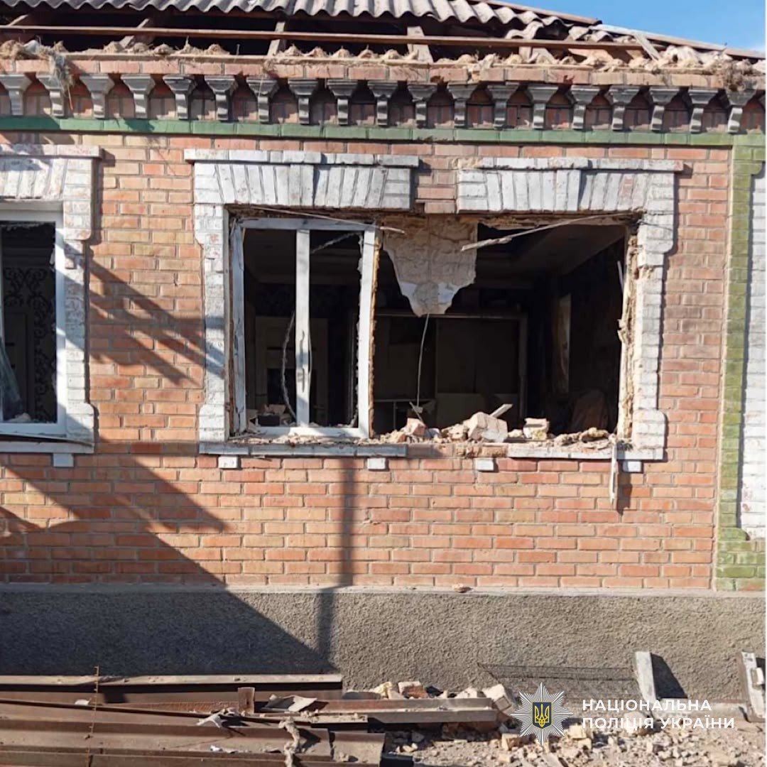 Поліція показала наслідки атак на Дніпропетровщину: одна людина загинула, ще восьмеро постраждали - 06.10.2026