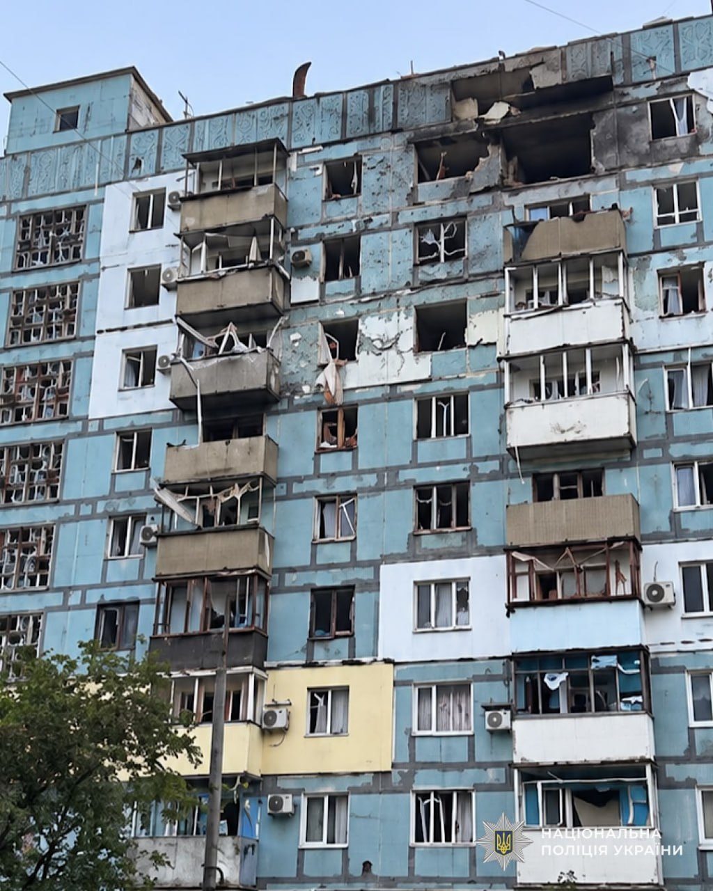 Поліція показала наслідки російських атак на Дніпропетровщину: загинула дитина, є поранені - 11.10.2026