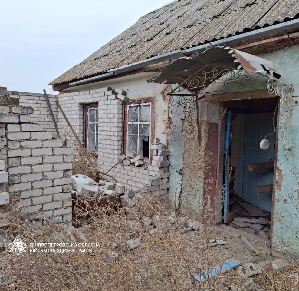 росіяни майже 40 разів атакували Дніпропетровщину: двоє людей постраждали - 13.10.2026