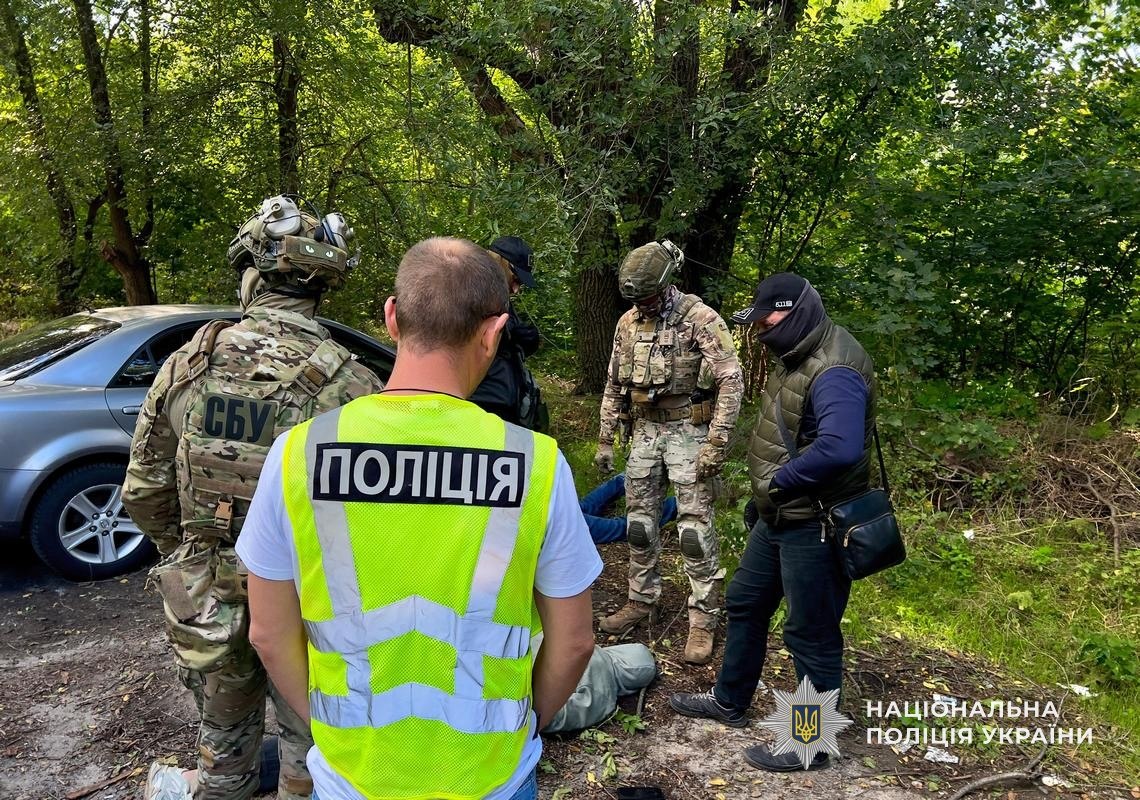 Понад 3,5 тисячі набоїв і шість одиниць зброї: у Дніпрі викрили торговця - 15.10.2026