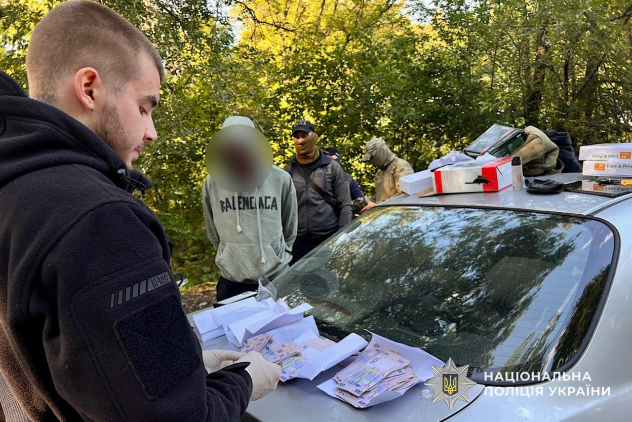 Понад 3,5 тисячі набоїв і шість одиниць зброї: у Дніпрі викрили торговця - 15.10.2026