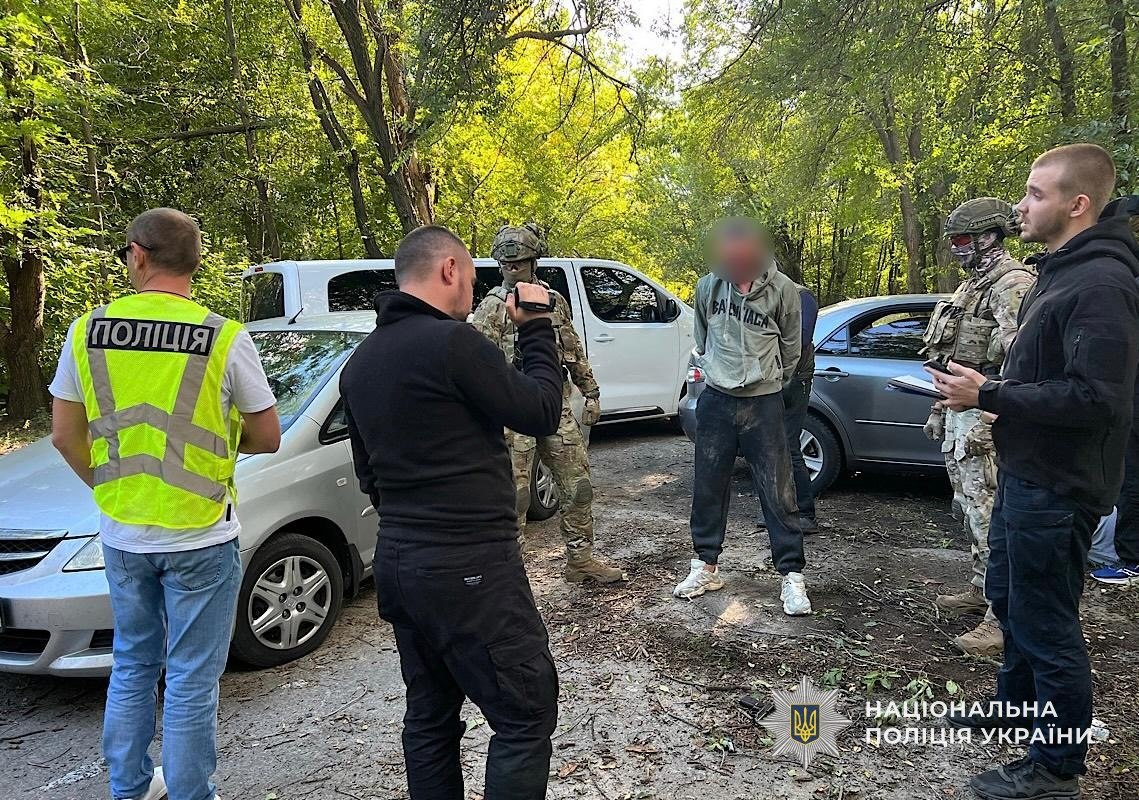 Понад 3,5 тисячі набоїв і шість одиниць зброї: у Дніпрі викрили торговця - 15.10.2026