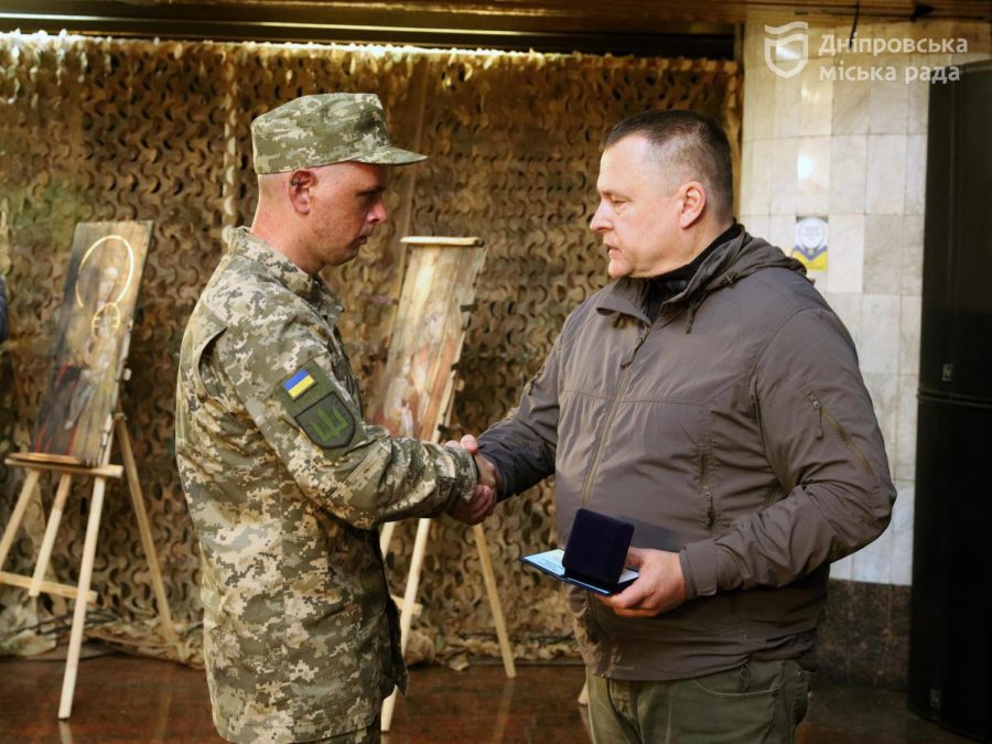 Керівник ДніпроОВА Ганжа та мер Філатов взяли участь у вшануванні пам’яті полеглих оборонців Державної спеціальної служби транспорту - 17.10.2026