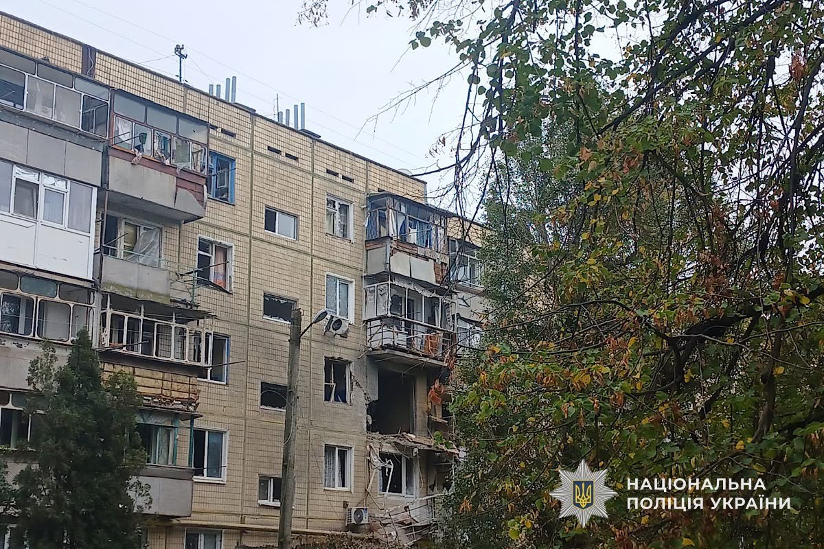 Двоє загиблих і шестеро поранених: поліція показала наслідки російських атак на Дніпропетровщині - 17.10.2026