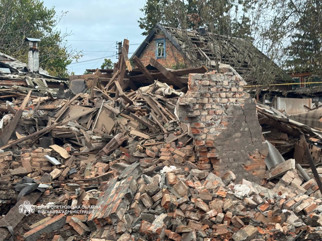 росіяни понад 20 разів атакували Дніпропетровщину: постраждала 84-річна жінка - 19.10.2026