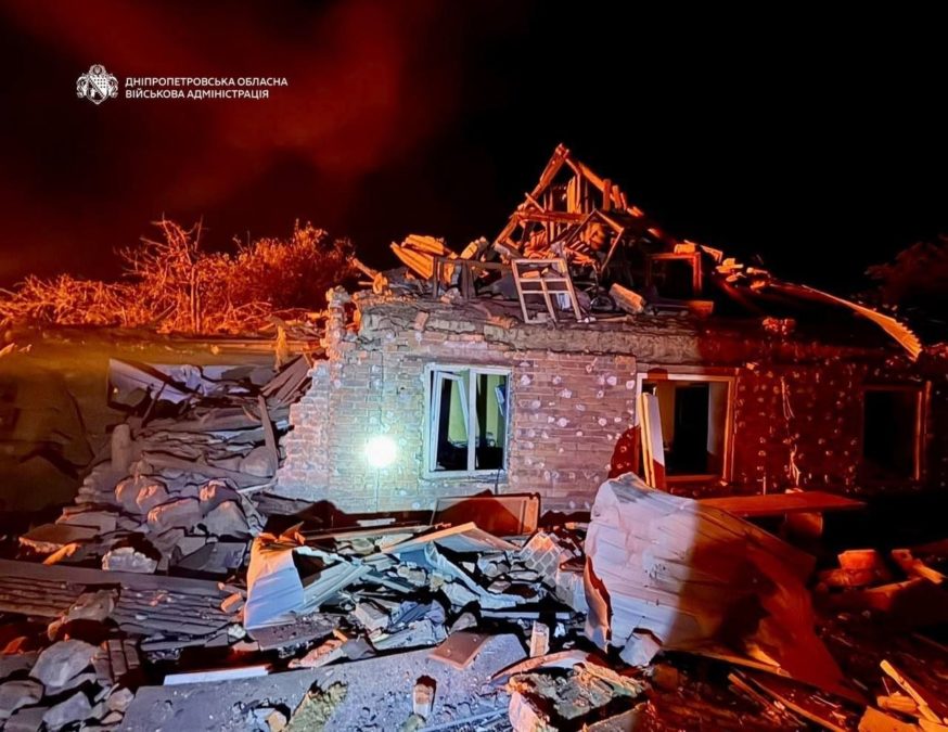 росіяни атакували Дніпро: постраждала літня жінка - 19.10.2026