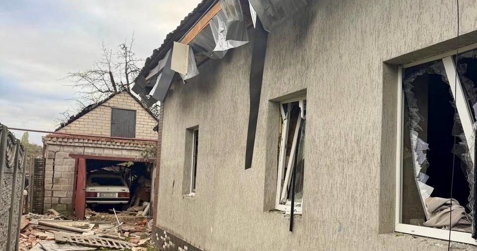 «Після вранішньої атаки росіян на Дніпро понівечено близько трьох десятків приватних будинків», — Філатов про наслідки удару по місту - 19.10.2026