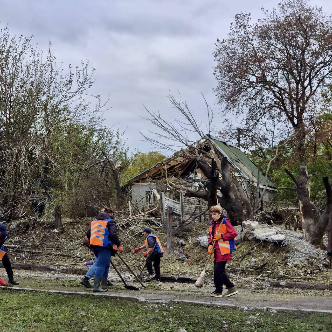 «Після вранішньої атаки росіян на Дніпро понівечено близько трьох десятків приватних будинків», — Філатов про наслідки удару по місту - 19.10.2026