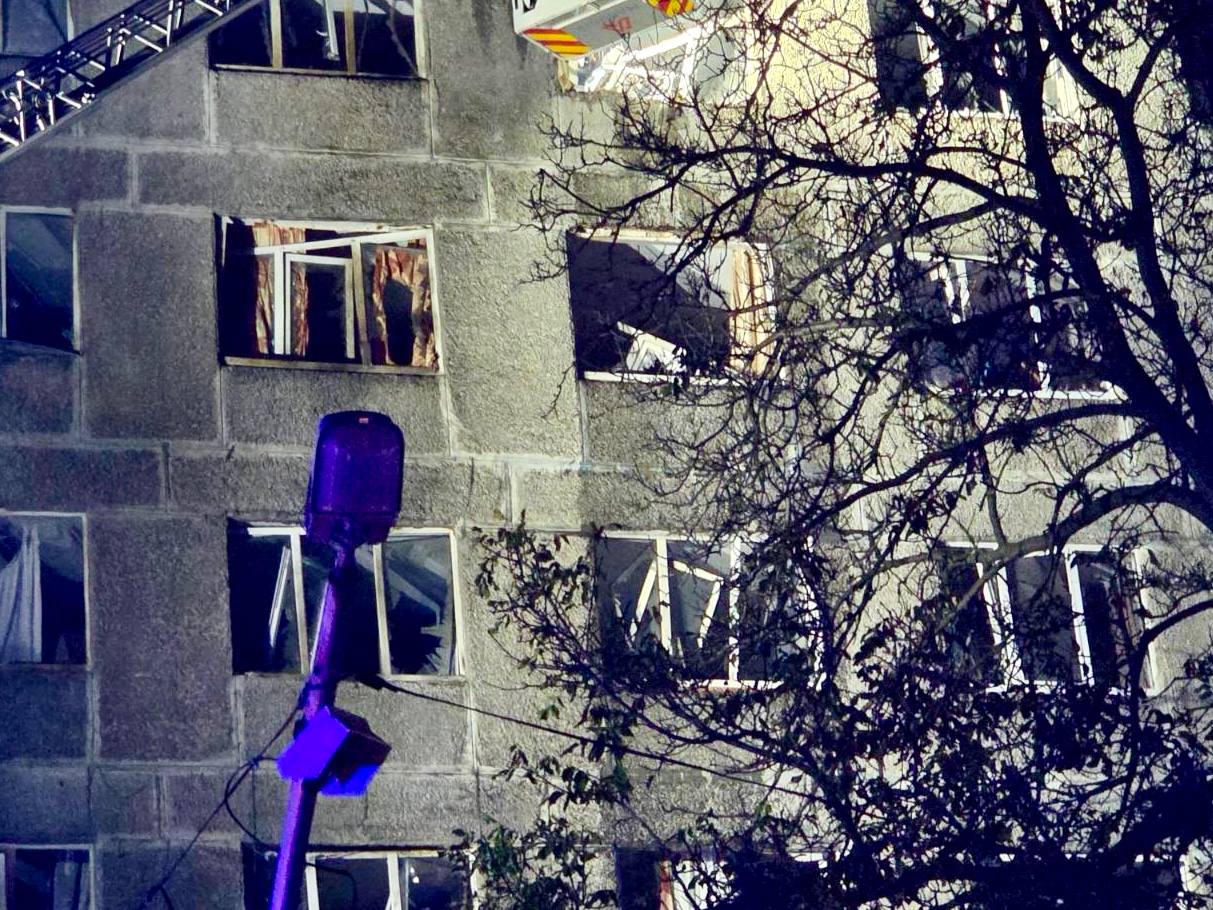 «У будівлі гуртожитка 17-го профтехучилища, що страждає від російських атак уже вдруге, вибито понад пів сотні вікон», — Філатов про наслідки ворожого удару по Дніпру - 29.10.2026