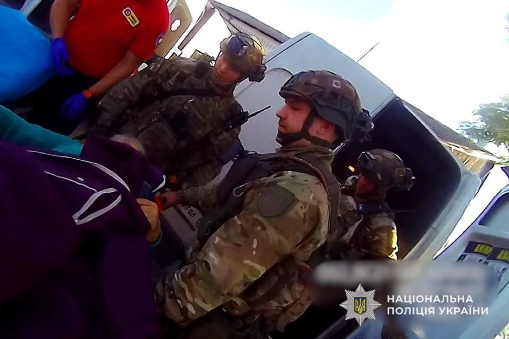 Евакуація маломобільних людей з прифронтової Нікопольщини