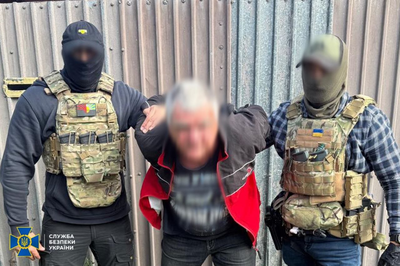 Наводив атаки рф по Дніпру: СБУ затримала коригувальника