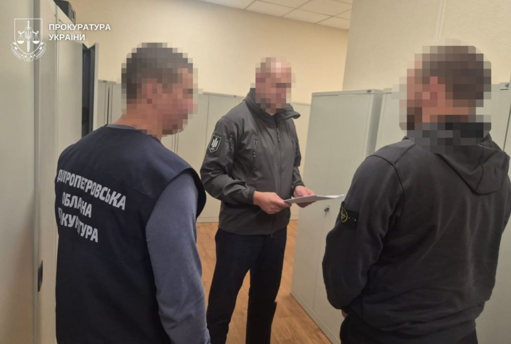 Поліцейські напали на жителя Нікополя та відібрали кошти