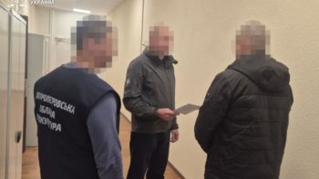Поліцейські напали на жителя Нікополя та відібрали кошти