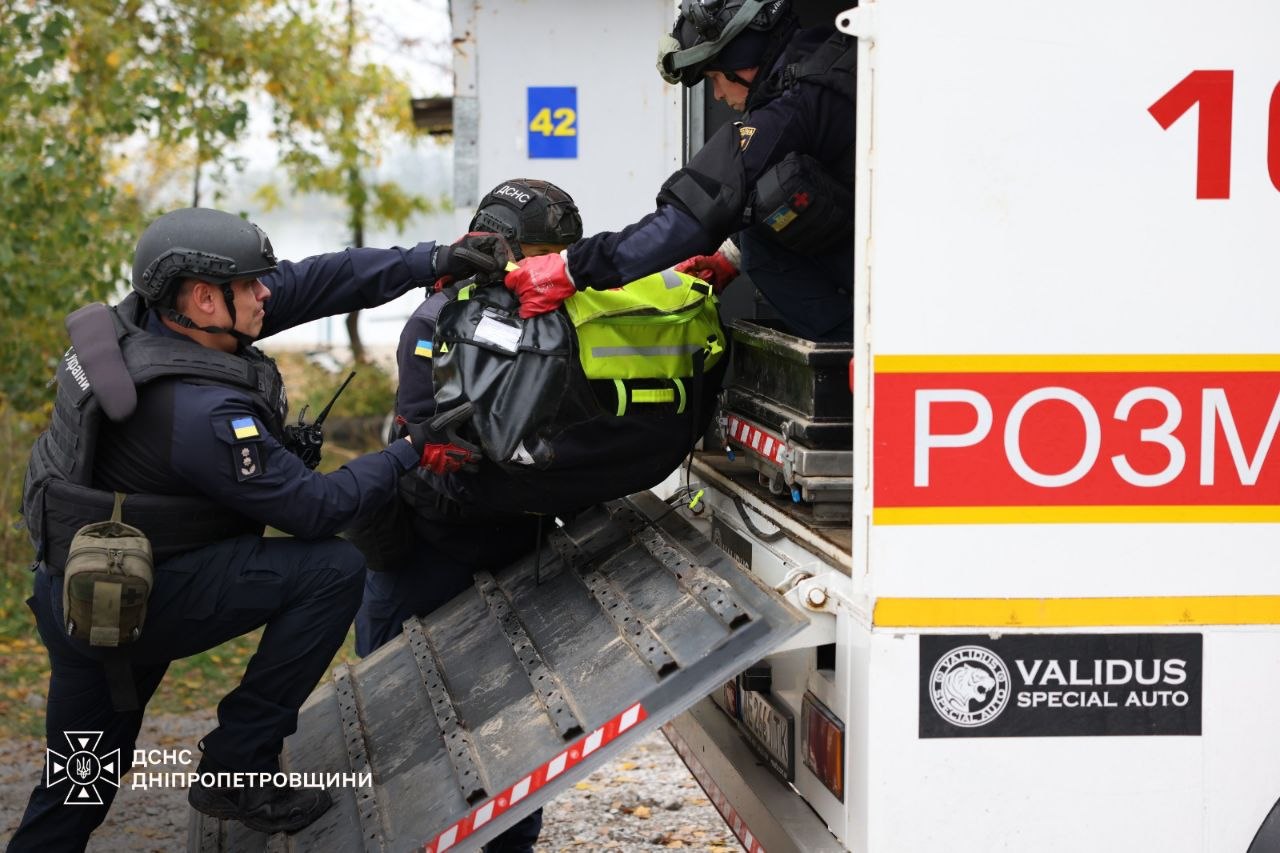 На Дніпропетровщині на висоті 60 метрів виявили бойову частину безпілотника