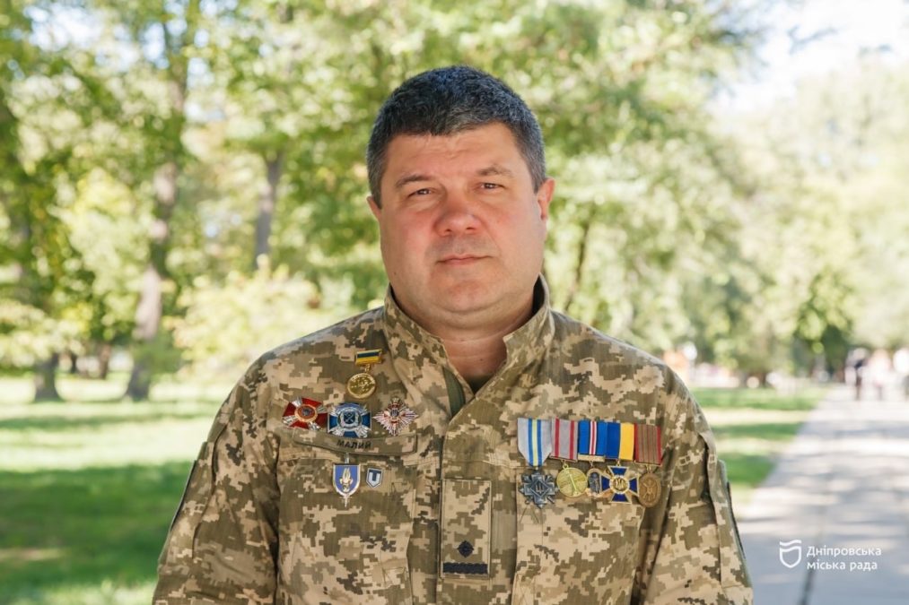 «Щоб ім’я жодного героя не було забуто»: у Дніпрі відкрили пам’ятний знак захисникам і захисницям України та алею «Історії Героїв» - 01.10.2026 «Щоб ім’я жодного героя не було забуто»: у Дніпрі відкрили пам’ятний знак захисникам і захисницям України та алею «Історії Героїв» - 01.10.2026