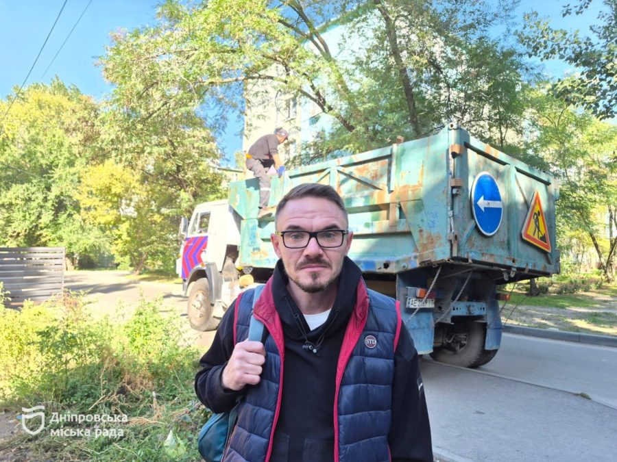 Ліквідували звалище з контейнерного майданчика по вул. Квітки Цісик, 10 - 3.10.2026 Ліквідували звалище з контейнерного майданчика по вул. Квітки Цісик, 10 - 3.10.2026