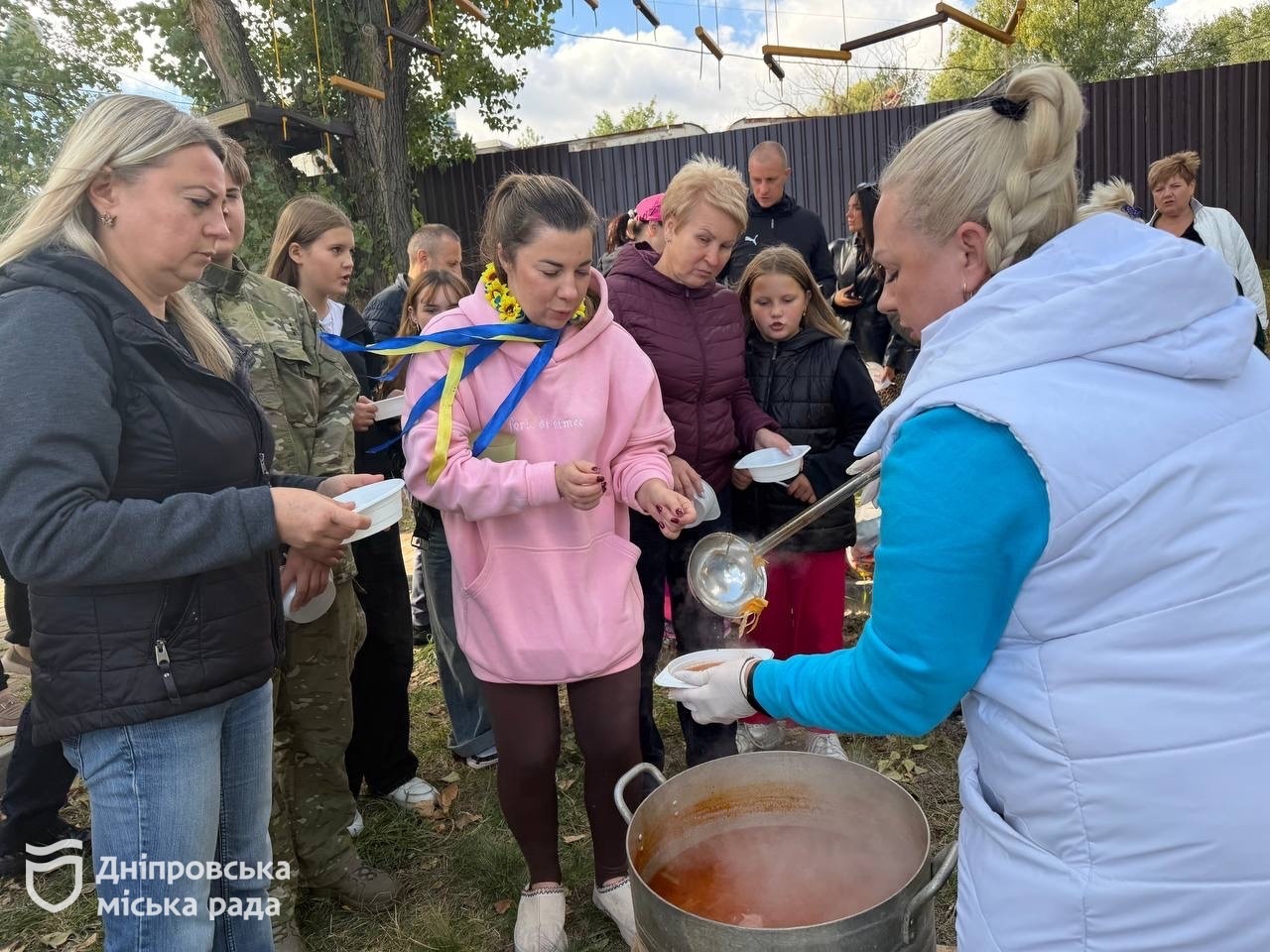 У Дніпрі провели традиційне родинне свято «День борщу»