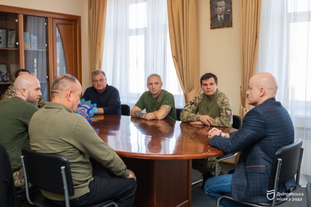 Нагороди за службу й волонтерство: у Дніпрі відзначили захисників України - 09.10.2026