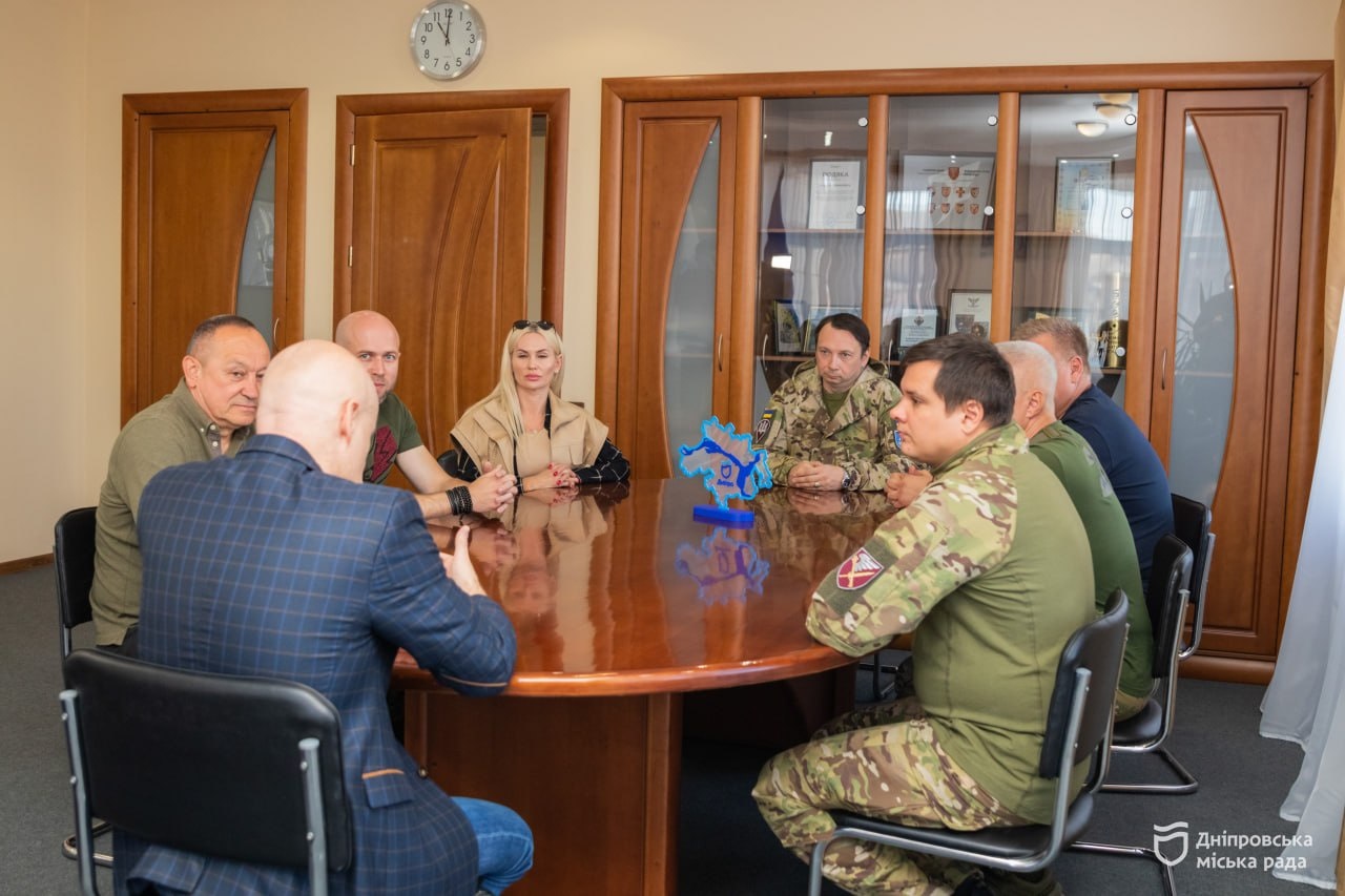 Нагороди за службу й волонтерство: у Дніпрі відзначили захисників України - 09.10.2026