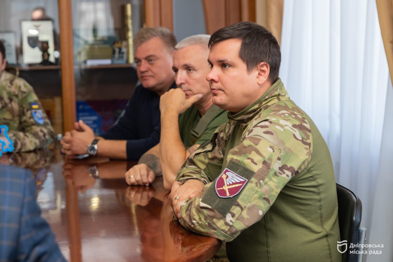 Нагороди за службу й волонтерство: у Дніпрі відзначили захисників України - 09.10.2026