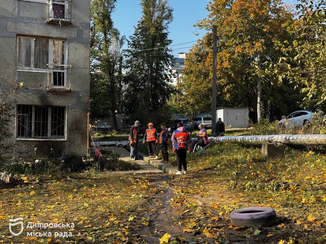 У Дніпрі внаслідок атаки рф ввечері 10 жовтня пошкоджено будинки, поліклініку та заклад освіти. Ліквідація наслідків триває - 11.10.2026