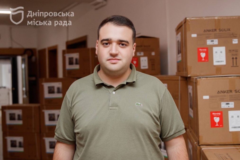 КП «єДніпро» отримало 25 зарядних станцій для забезпечення роботи Єдиної гарячої лінії міста 1530 під час знеструмлень - 15.10.2026